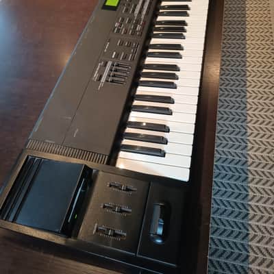 Roland XP-80 76-Key 64-Voice Music Workstation Keyboard 1999 - 2004 - Black image 3