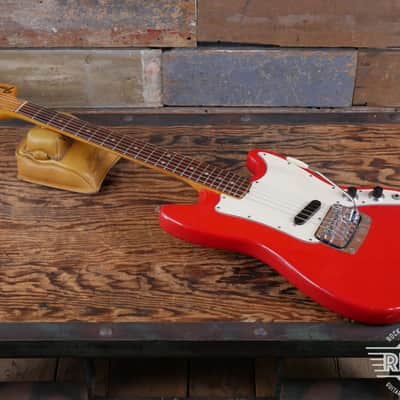 Fender Bronco - 1967 - Red image 5
