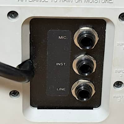 Roland MA-12C, White, Powered Nearfield Monitor, w/ Mounting Bracket, Very Good Condition image 6