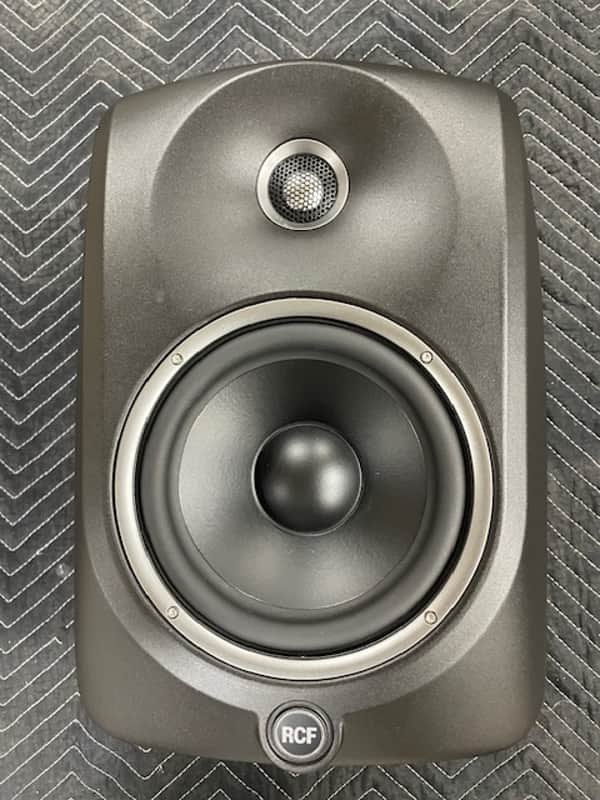 RCF MYTHO 8 Active 2-Way 8" Reference Studio Monitor  300 Watt - Pair image 1