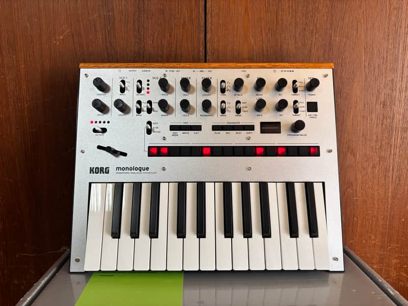 KORG MONOLOGUE-Silver monophonic analogue synthesizer w/ box image 1