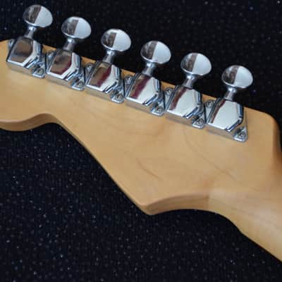Fender/Squier Stratocaster 1960s Vintage Style*rare model made in Japan*neck has a fine thick rosewood slab board!*100% original/mint condition/from first owner/frets are as new*looks/plays/sounds fantastic*affordable vintage Strat=BUY NOW! HAVE FUN! image 14