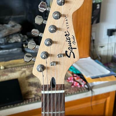 Squier Affinity Series Stratocaster with Rosewood fretboard 2021 - Present - Black image 5