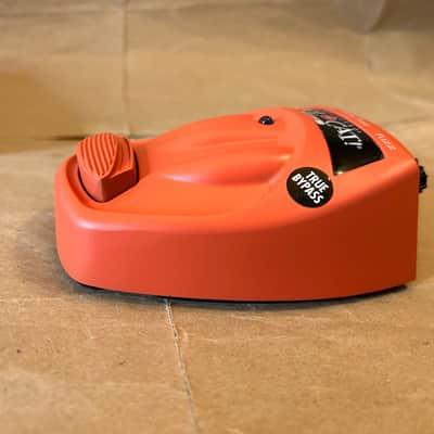 Danelectro Cool Cat Fuzz 2010s - Orange Very Good Condition 2nd Version V2 True Bypass NOS Mint in box with all papers image 6
