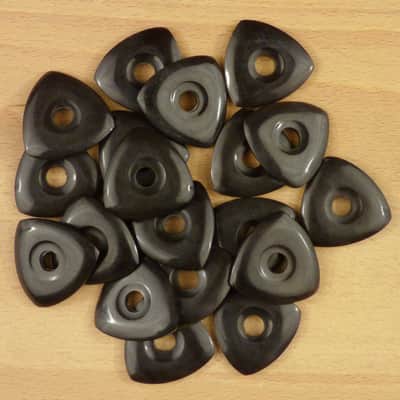 Black Buffalo Horn Guitar Or Bass Pick - 4.0 mm Ultra Heavy Gauge - 346 Contoured Triangle With Grip Hole Shape - Polished Finish Handmade Specialty Exotic Plectrum - 1 Pack image 2
