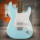 Fender Tom DeLonge Stratocaster Rosewood Fingerboard - Daphne Blue
