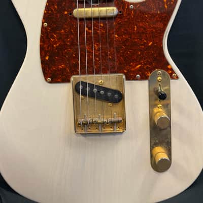 Preowned Don Grosh Retro Classic VT Custom in Mary Kay White w/ Lindy Fralin PUs image 3