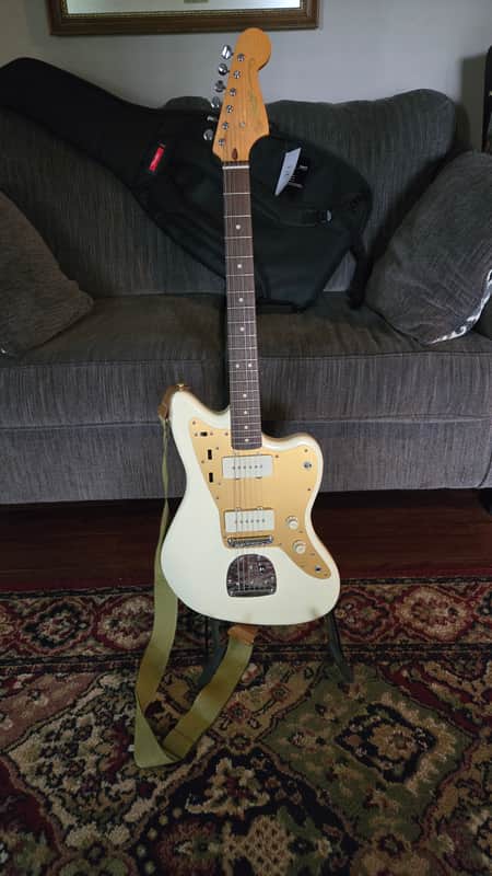 Squier J Mascis Jazzmaster with Laurel Fretboard 2018 - Present - Vintage White image 1