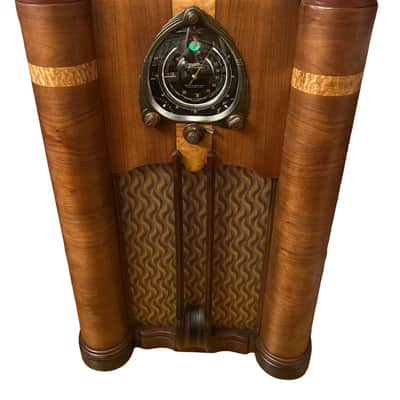 Restored 1938 Zenith 9S262 Robot Dial Console Radio image 2