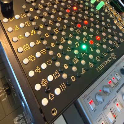 Tesseract Tukra - 8-Track trigger sequencer/sample player with audio and midi - Black image 2