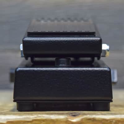 Fulltone Clyde Deluxe Wah Booster/Buffer 3-Mode Electric Guitar Effect Pedal image 9