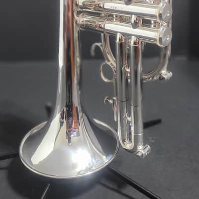 Getzen Capri Series Cornet Shepherd's Crook ,2 Mouthpieces & Hardcase . 1992 - Silver plated image 7