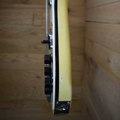 Rickenbacker 4001 1980  - White image 3