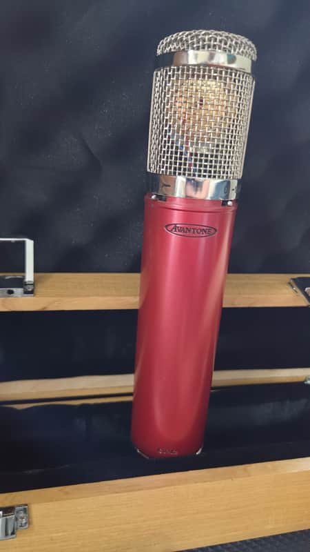 Avantone Pro CV-12 Large Diaphragm Multipattern Tube Condenser Microphone