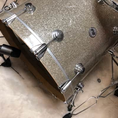 DW Collector's Series Drum Set 10/12/16/22 image 4