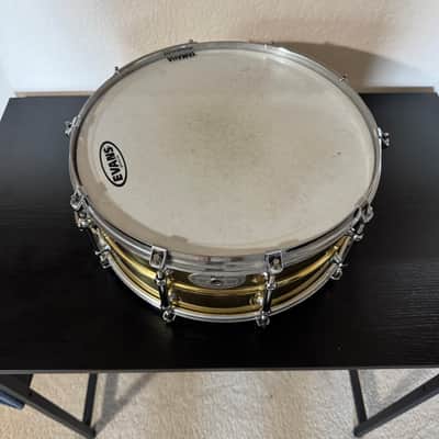 Pearl 14x5.5" SensiTone Custom Alloy Brass Snare Drum - Deluxe Tube Lug Edition (1990s) w/Case image 5