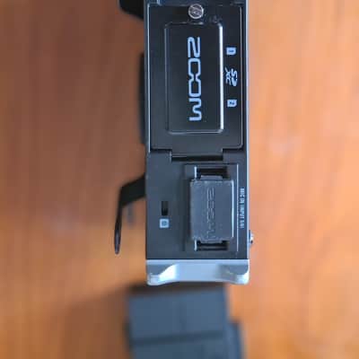Zoom Zoom F4 Professional Field Recorder | 4-Channel | Power Cable & Battery Compartment image 10