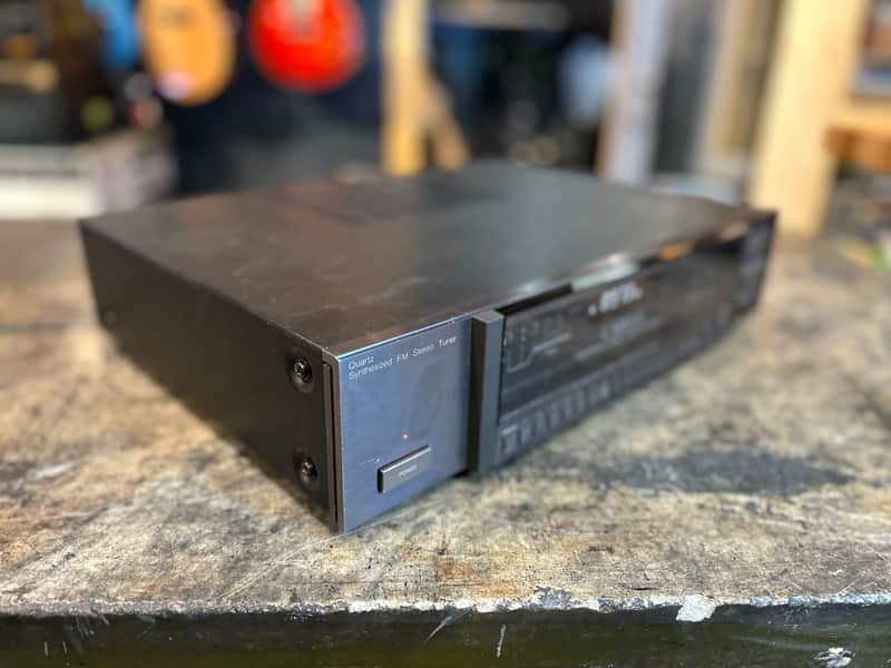 Carver TX-11 Quartz Synthesized FM Tuner image 1
