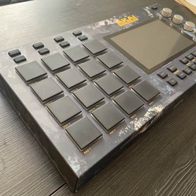 Akai MPC Live Standalone Sampler / Sequencer 2017 - 2020 - Black image 3