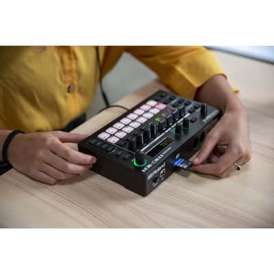 Roland MC-101 Groovebox image 11