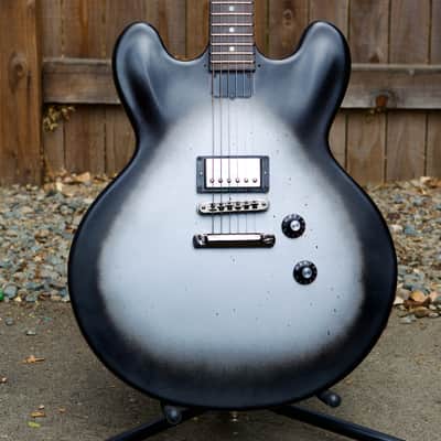 Custom 2013 Gibson ES-335 Studio – FVKDPN #002 (One-of-a-Kind) Delonge 333 Influenced image 20