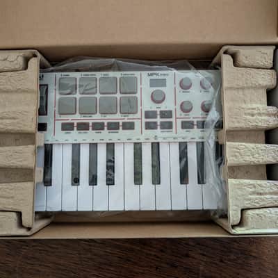 Akai AKAI Professional MPK Mini IV Gray 2026 image 4