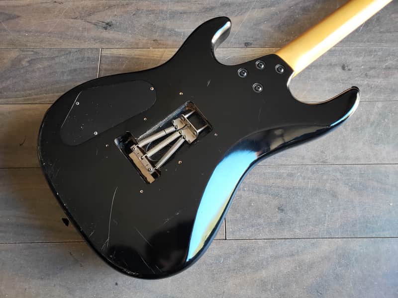 アリアプロ2 The Warrior WR-503 エレキギター　黒 Aria Pro II The Warrior WR503 Superstrat Floyd Rose Electric