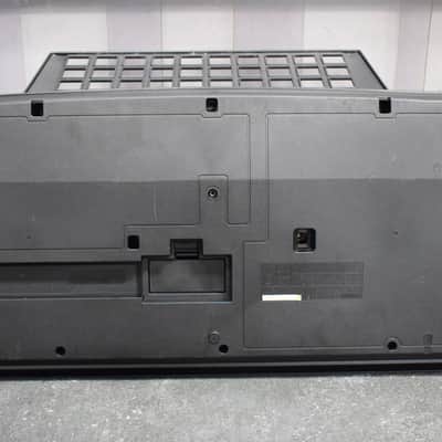 Yamaha PSR-225 61-Key Portable Keyboard image 9