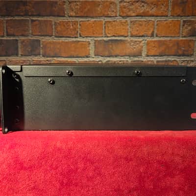 Crown XLS-2002 2-Channel 650w Power Amplifier #2 image 8