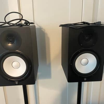 Yamaha HS8 Powered Studio Monitor (Pair) 2015 - Present - Black with stands image 6