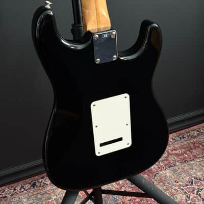Fender Standard Stratocaster, Left-Handed 2000, Black image 8