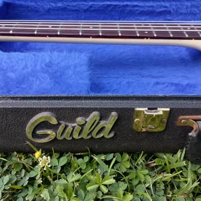 Guild B-302 1979 - vintage white image 11