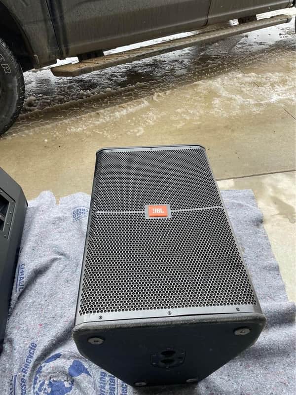 JBL SRX 715 GREAT CONDITION W/ Padded Covers and 3 way cables -Stands image 1