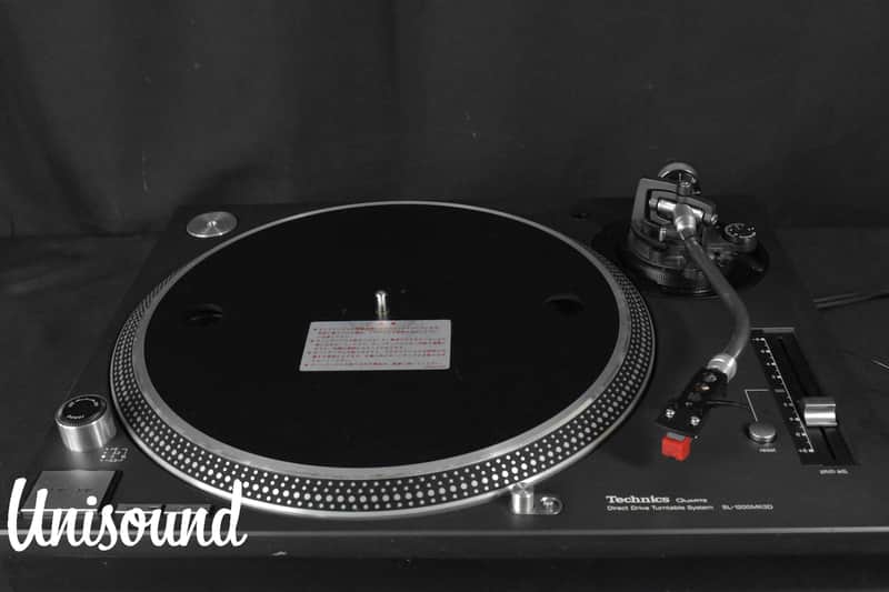 Technics SL-1200MK3D Black direct drive DJ turntable in Very Good