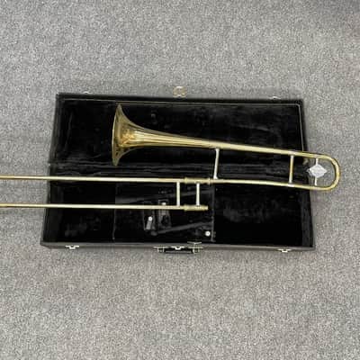 Holton Collegiate TR602 Trombone W/Case and mouthpiece image 1