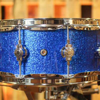DW Performance Blue Sparkle Snare Drum - 5.5x14 image 2