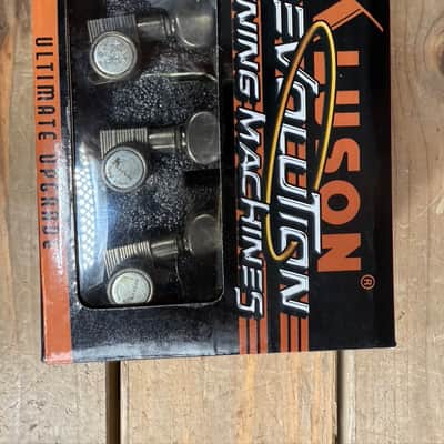 Real Life Relics Kluson 6 In Line Bass Side Revolution Series Locking D-Mount Mini Tuning Machines NICKEL KRDL-6B-NMO image 9