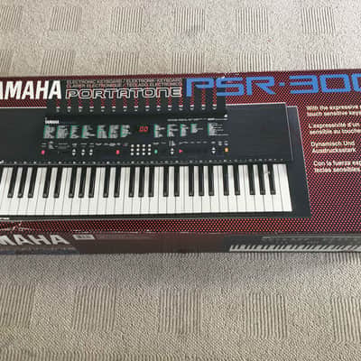 Yamaha PSR-300 Electronic Keyboard image 5