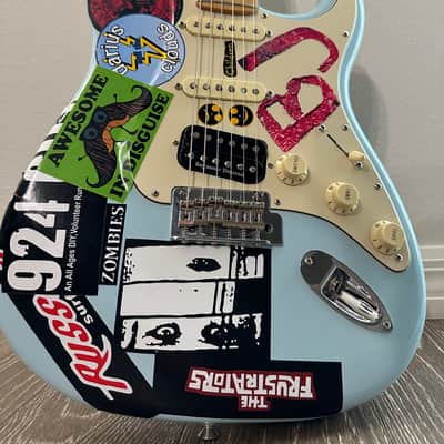 Billie Joe Blue Replica image 3