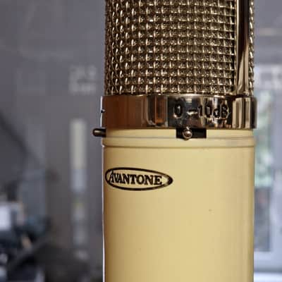 Avantone BV-12 Large Diaphragm Tube Condenser Microphone image 3