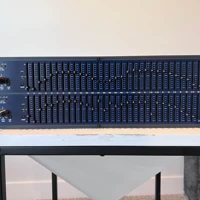 Harman dbx 1231 stereo graphic equalizer,  29-band image 1