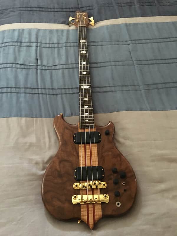 Marques Custom Artisan short scale bass image 1