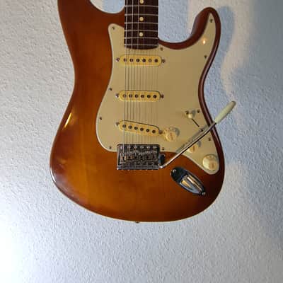 Fender American Performer Stratocaster with Rosewood Fretboard 2018 - Present - Honeyburst image 2