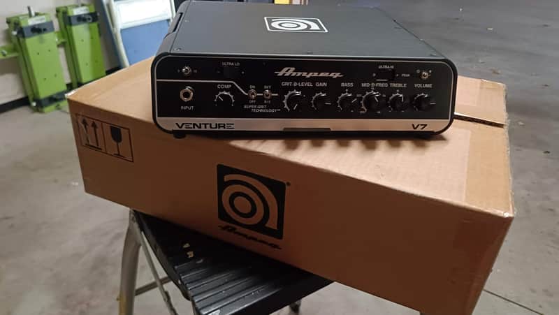 Ampeg Venture V7 700-Watt Bass Amp Head 2023 - Present - Black image 1
