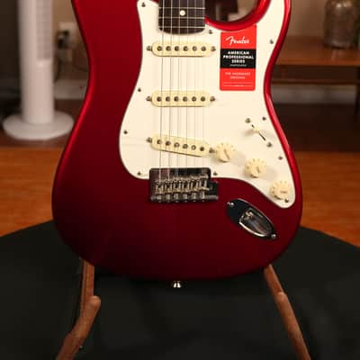 Fender American Professional Stratocaster 2017 – Candy Apple Red, OHSC & Case Candy (NOS Condition) image 5