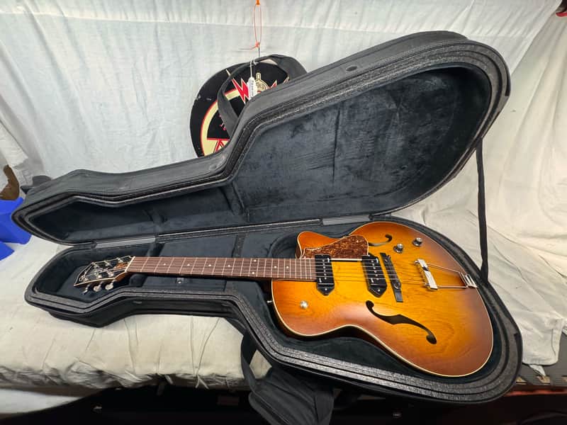 Godin 5th Avenue CW Kingpin II 2 Archtop Hollowbody Guitar with Soft Case 2003 image 1