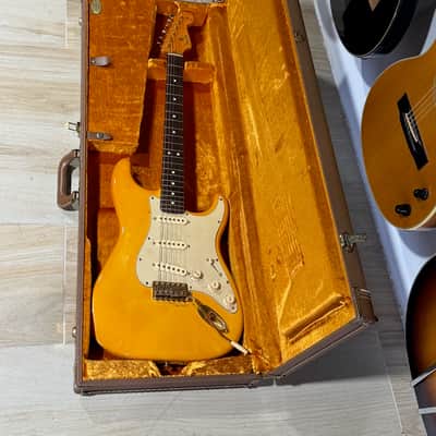 Fender Stratocaster FSR Deluxe Player '62 AVRI Reissue 2005 - very cool faded Olympic White looks 50 years old already. image 13