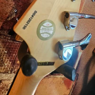 Silvertone P-Style Electric Bass - Sunburst image 10