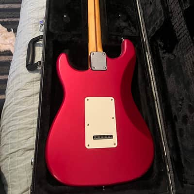 Fender Standard Stratocaster with Maple Fretboard 2009 - 2017 - red image 11