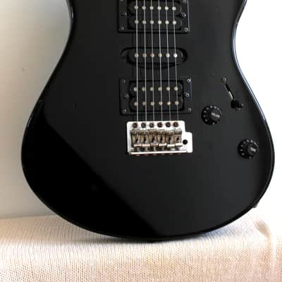Used Yamaha ERG121 Black image 15